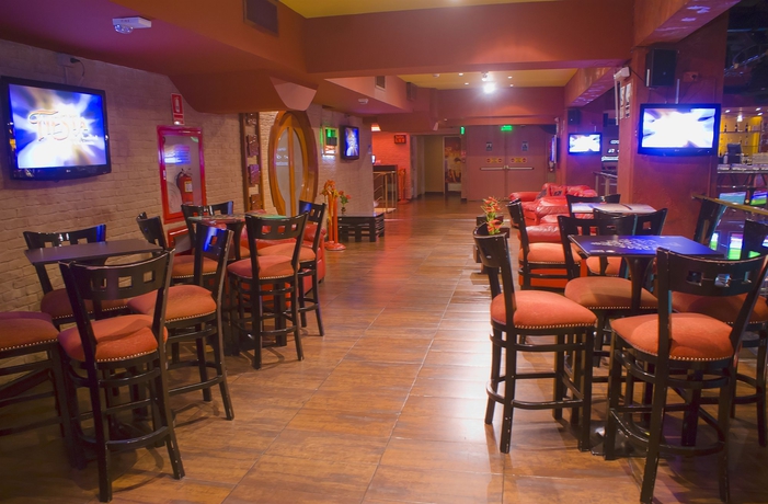 Imagen de los interiores del Hotel Thunderbird Fiesta and Casino. Foto 10