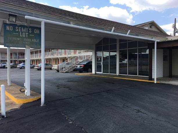 Imagen de los interiores del Hotel Thunderbird Motel Hillsboro. Foto 20