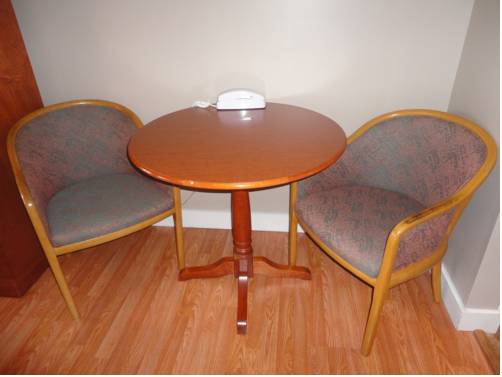 Imagen de la habitación del Hotel Thunderbird Motor Inn, Duncan. Foto 15