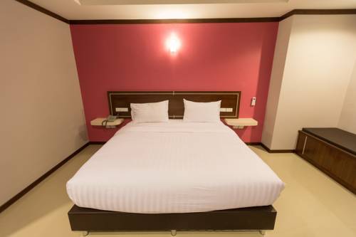 Imagen de la habitación del Hotel Thungtawan. Foto 6
