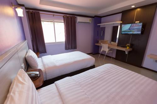 Imagen de la habitación del Hotel Thungtawan. Foto 8