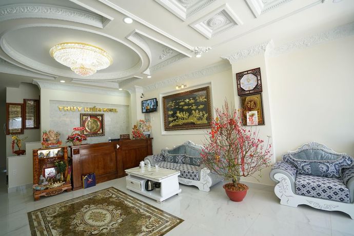 Imagen de los interiores del Hotel Thuy Hien. Foto 17