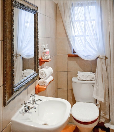 Imagen de la habitación del Hotel Thylitshia Villa. Foto 17