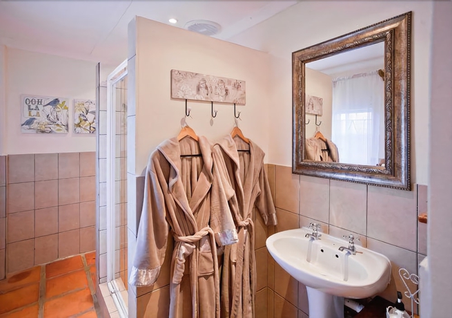 Imagen de la habitación del Hotel Thylitshia Villa. Foto 18