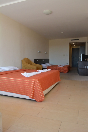 Imagen de la habitación del Hotel Tia Maria. Foto 13