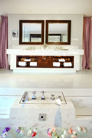 Imagen de la habitación del Hotel Tia Wellness Resort. Foto 3