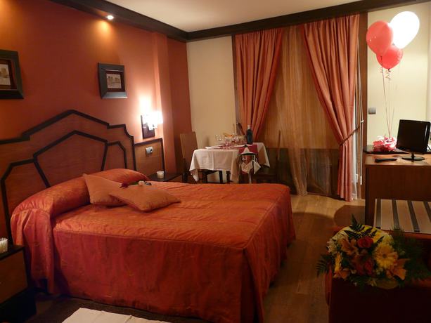 Imagen de la habitación del Hotel Tío Manolo de Noia. Foto 5