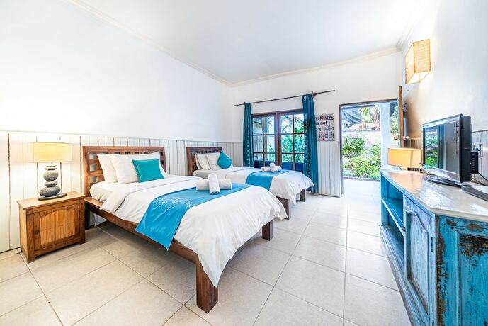 Imagen de la habitación del Hotel Tír na nÓg Beachfront Resort. Foto 15