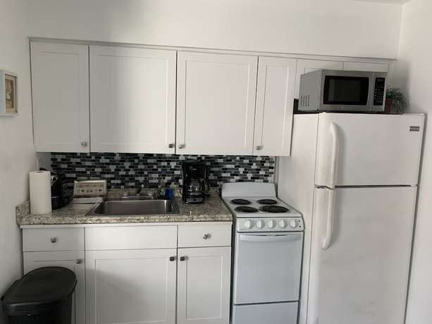 Imagen de la habitación del Hotel Tiana Beach Inn. Foto 1
