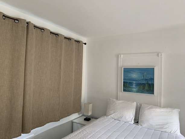 Imagen de la habitación del Hotel Tiana Beach Inn. Foto 2