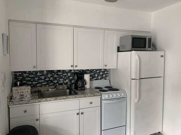 Imagen de la habitación del Hotel Tiana Beach Inn. Foto 3