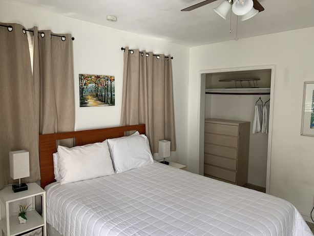 Imagen de la habitación del Hotel Tiana Beach Inn. Foto 8
