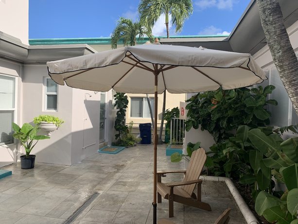 Imagen de la habitación del Hotel Tiana Beach Inn. Foto 10