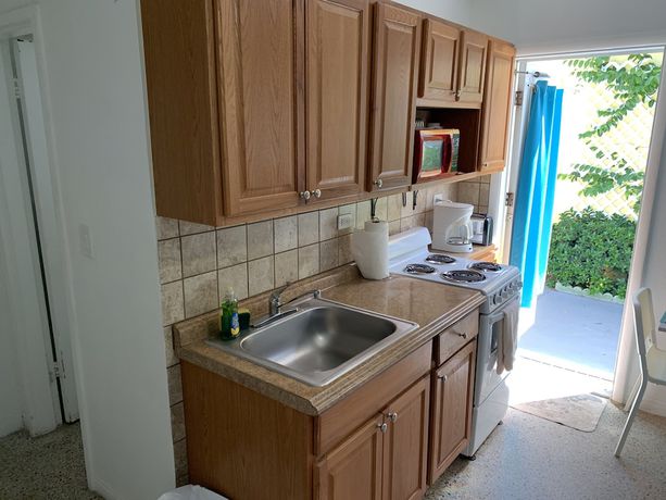 Imagen de la habitación del Hotel Tiana Beach Inn. Foto 13