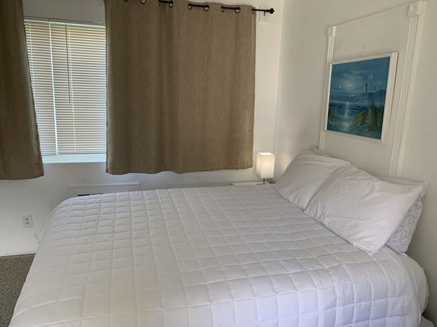 Imagen de la habitación del Hotel Tiana Beach Inn. Foto 17