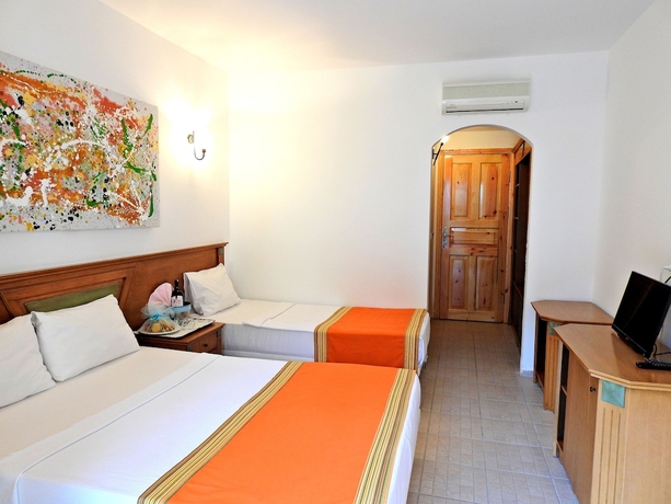 Imagen de la habitación del Hotel Tiana Beach Resort - All Inclusive. Foto 4