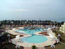 Imagen de la piscina del Hotel Tianfuyuan Resort. Foto 6