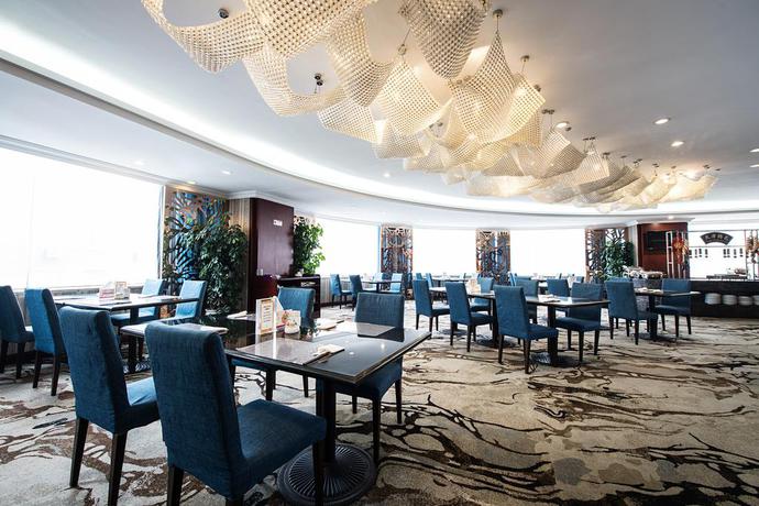 Imagen del bar/restaurante del Hotel Tianjin Golden Crown. Foto 2