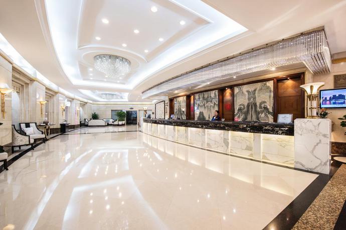 Imagen de los interiores del Hotel Tianjin Golden Crown. Foto 7
