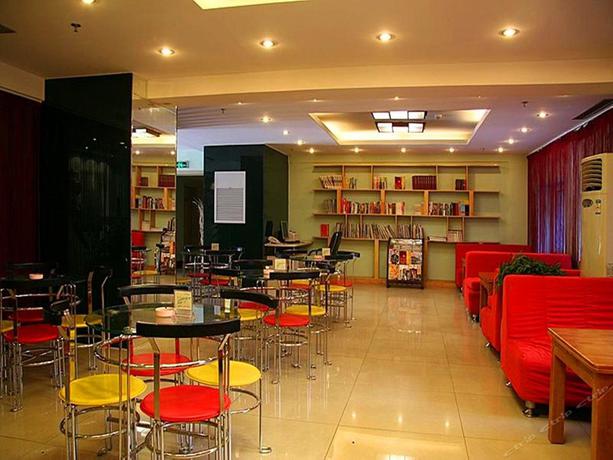 Imagen de los interiores del Hotel Tianjin Jinlong International. Foto 7