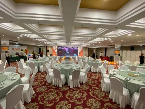 Imagen general del Hotel Tianjin Wuhe Business. Foto 12