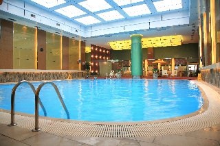 Imagen de la piscina del Hotel Tianyu Gloria Grand. Foto 12