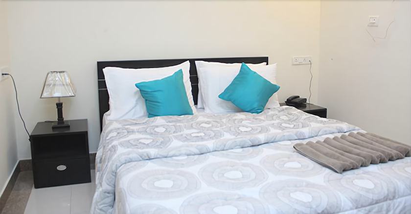 Imagen de la habitación del Hotel Tiara. Foto 17