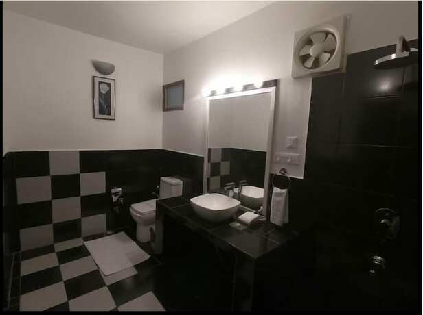 Imagen general del Hotel Tiaraa Monolith Lake Resort. Foto 4