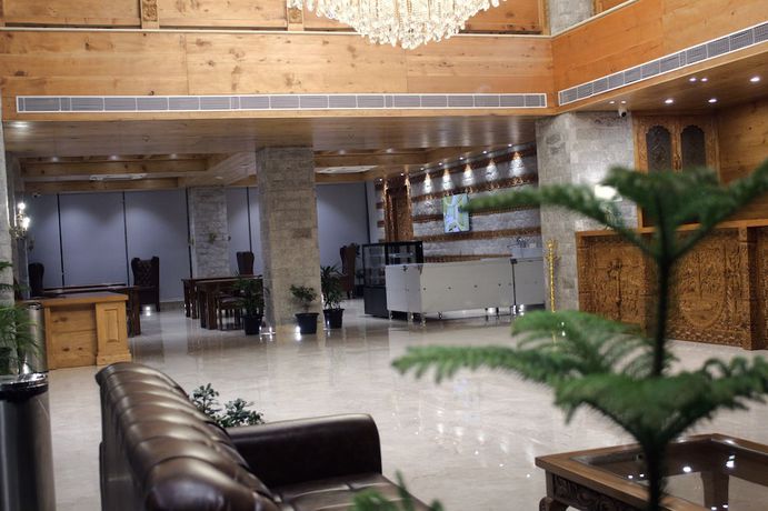 Imagen de los interiores del Hotel Tiaraas and Resorts - A Five Star Luxury Resort Manali. Foto 12
