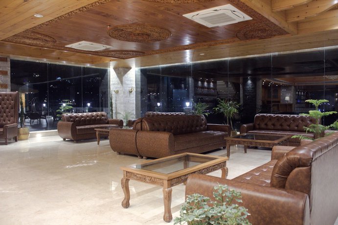 Imagen de los interiores del Hotel Tiaraas and Resorts - A Five Star Luxury Resort Manali. Foto 14