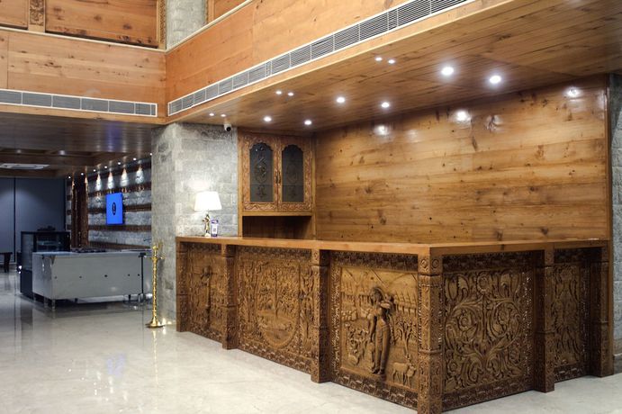 Imagen de los interiores del Hotel Tiaraas and Resorts - A Five Star Luxury Resort Manali. Foto 17