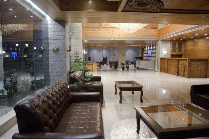 Imagen de los interiores del Hotel Tiaraas and Resorts - A Five Star Luxury Resort Manali. Foto 18