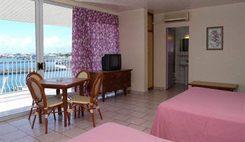 Imagen del bar/restaurante del Hotel Tiare Tahiti. Foto 6