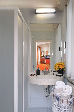 Imagen de la habitación del Hotel Tiberius. Foto 4