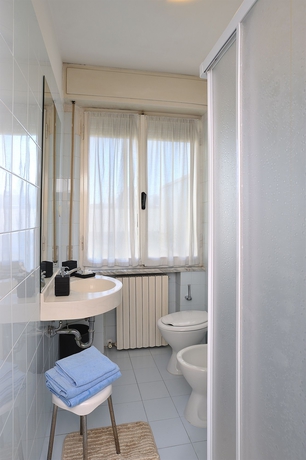 Imagen de la habitación del Hotel Tiberius. Foto 7