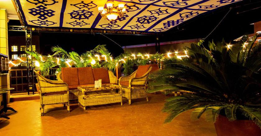 Imagen del bar/restaurante del Hotel Tibet. Foto 5