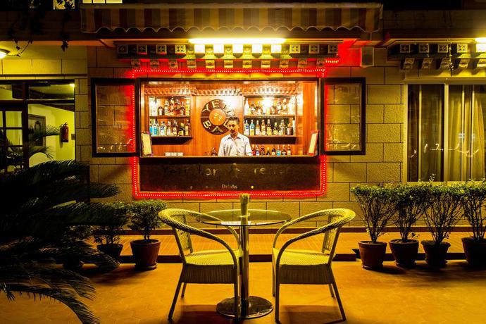 Imagen del bar/restaurante del Hotel Tibet. Foto 7