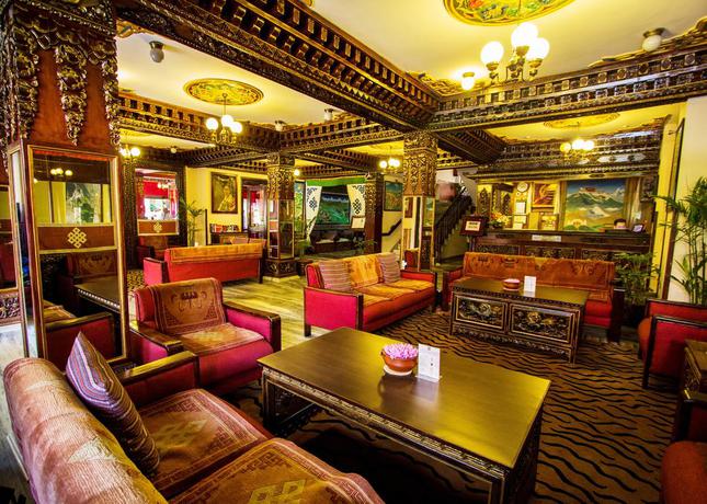 Imagen de los interiores del Hotel Tibet. Foto 17