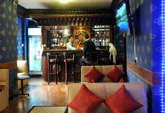 Imagen del bar/restaurante del Hotel Tibet International. Foto 7
