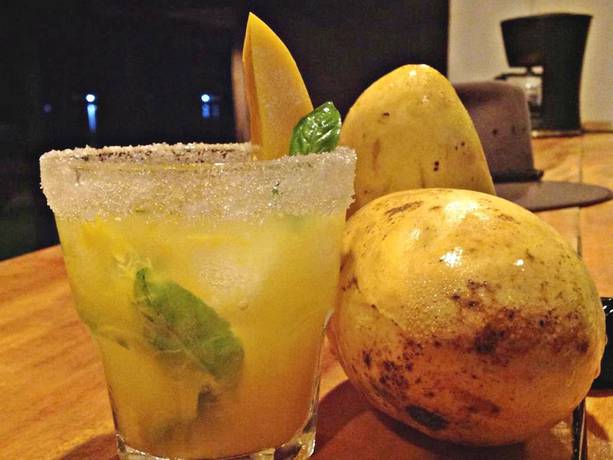 Imagen del bar/restaurante del Hotel Ticao Island Resort. Foto 13