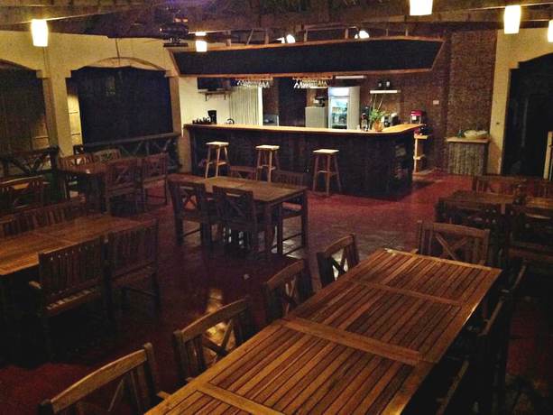 Imagen del bar/restaurante del Hotel Ticao Island Resort. Foto 15