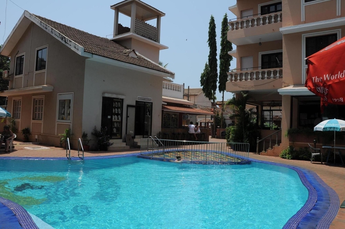 Imagen de la piscina del Hotel Ticlo Resort. Foto 4