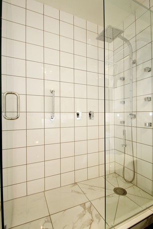 Imagen de la habitación del Hotel Tides. Foto 8