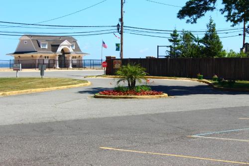 Imagen general del Hotel Tides Motor Inn. Foto 2