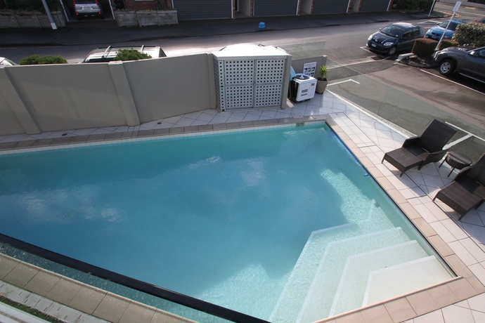 Imagen de la piscina del Hotel Tides, Nelson. Foto 16