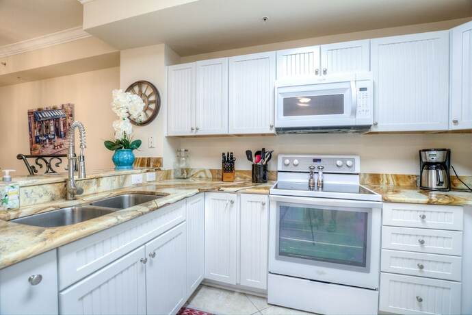 Imagen general del Hotel Tidewater Beach Condos by Aneliya\'s Rentals. Foto 7