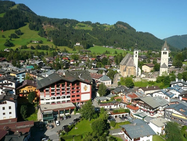 Imagen de los exteriores del Hotel Tiefenbrunner. Foto 8