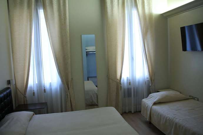 Imagen de la habitación del Hotel Tiepolo. Foto 6