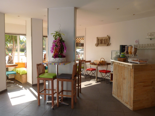 Imagen de los interiores del Hotel Tiercé Beach. Foto 11