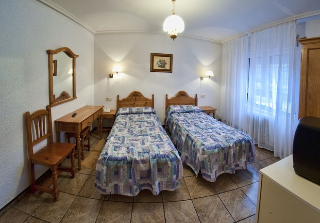 Imagen de la habitación del Hotel Tierra De La Reina. Foto 4